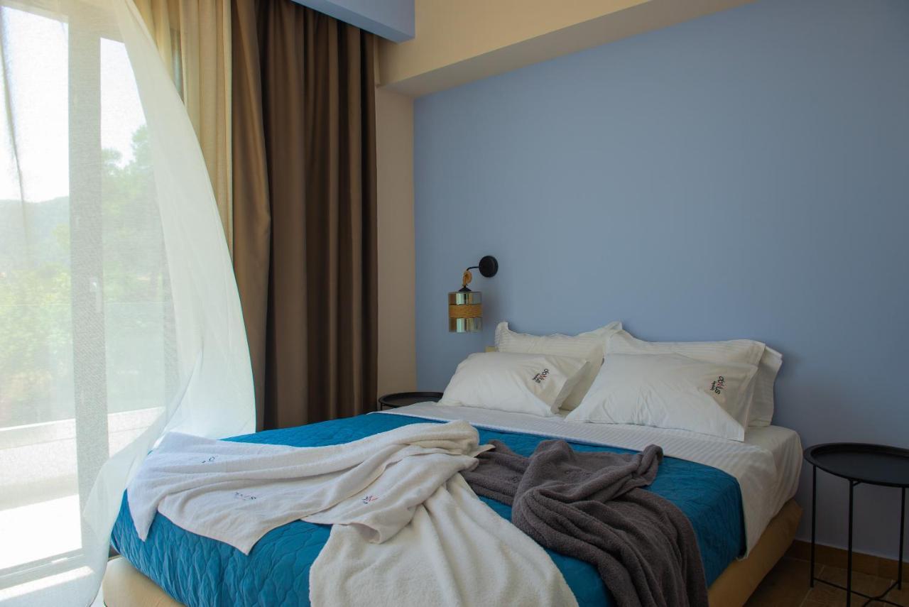Domus Hospitality Aparthotel Vourvourou Exterior photo